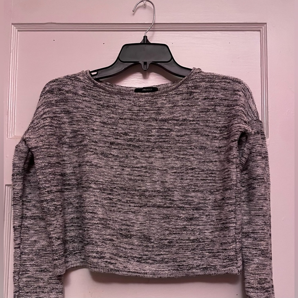 Forever 21 Black and White Knit Sweater